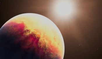 El telescopio James Webb permitió observar cómo la temperatura en HD 80606 b sube 600 grados Celsius cuando se acerca a su estrella anfitriona, cambiando su química.