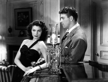 Ava Gardner y Burt Lancaster en 'Forajidos'