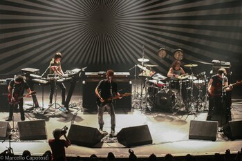 Gustavo y su banda haciendo