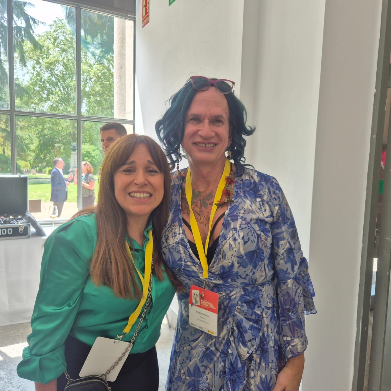 Infobae junto a la gran científica Baptiste en la cumbre de biodiversidad en Madrid. Su labor incluye ecología, identidad y disidencia