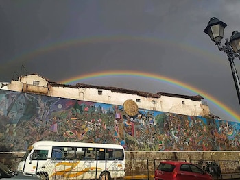 Un doble arcoíris ilumina el