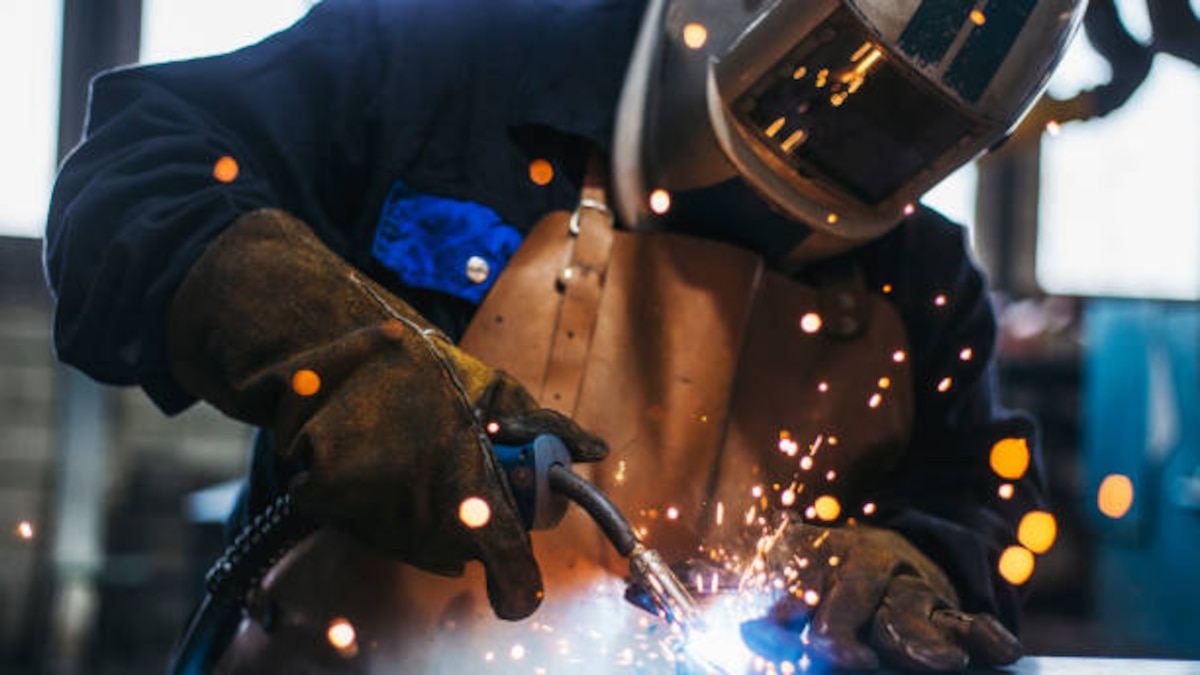 Fábrica y comercio: sectores afectados por la caída de la actividad en noviembre