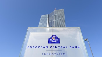 La demanda de hipotecas en la eurozona se desploma al mayor ritmo en 3 años por la subida de tipos, según BCE
