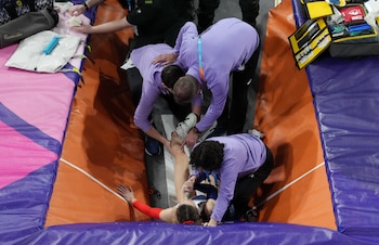 Margot Chevrier recibió atención médica en la pista (Reuters)