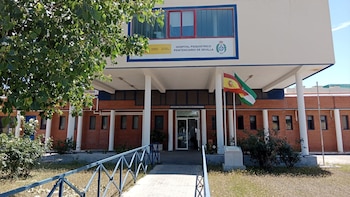Doble homicidio en el Psiquiátrico Penitenciario de Sevilla: un interno mata presuntamente a otros dos