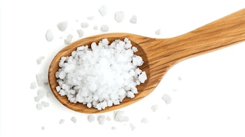 La sal ayuda a quitar