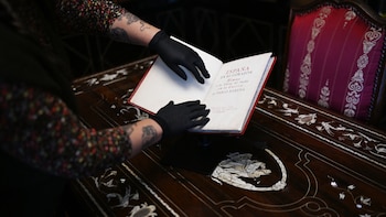 Pablo Neruda y la sorprendente historia detrás del libro “España en el corazón”, un joya en papel de algodón