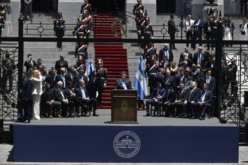 Milei habló de espaldas al