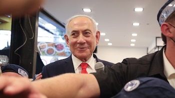 Netanyahu invoca a Trump para pedir el voto con el foco en Irán y ordena derrocar a las autoridades iraníes