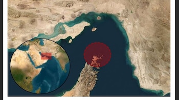 Un petrolero se incendia en el estrecho de Ormuz tras sufrir un impacto que Irán atribuye al choque con una mina