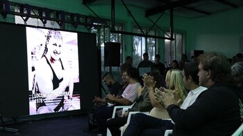 Homenajearon a Locomotora Oliveras en