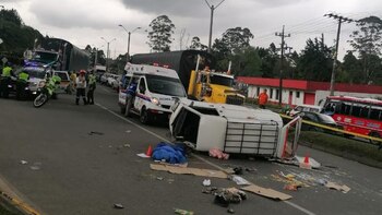 Tres accidentes y tres muertos en accidentes en la vía de Bogotá a Medellín
