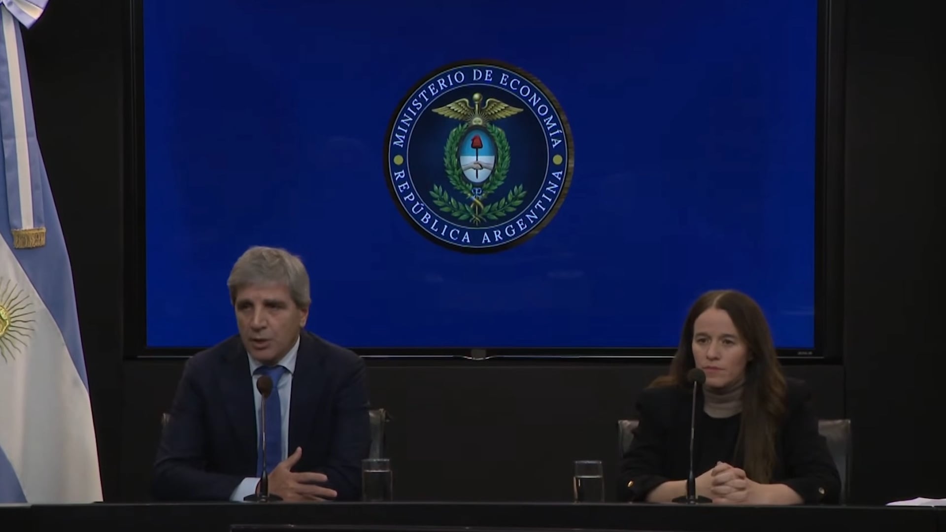 Caputo envía un nuevo proyecto de Inocencia Fiscal al Congreso: “Tener los dólares debajo del colchón es un muy mal negocio”