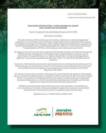 Documento oficial de APEAM en papel blanco con el encabezado "Asunto: Suspensión de actividades del personal de USDA". Incluye texto informativo y logos de APEAM y Avocados From Mexico al pie
