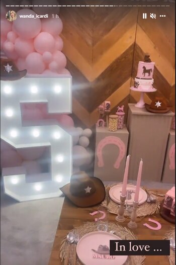 "Enamorada", escribió Wanda Nara sobre