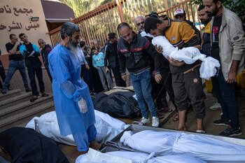 Palestinos lloran a parientes fallecidos