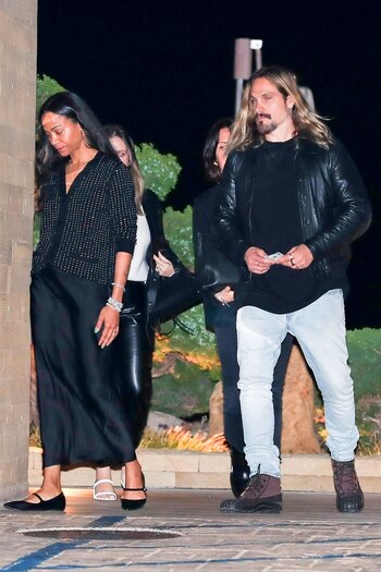 Noche romántica. Zoe Saldana y