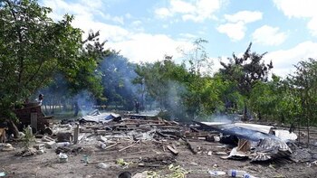 Quemaron sus casas y robaron