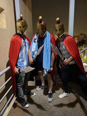 "Venimos disfrazados porque queremos demostrarle