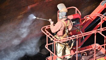 Trabajos en la Base Naval