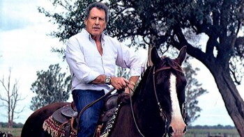 Brito a caballo, en su