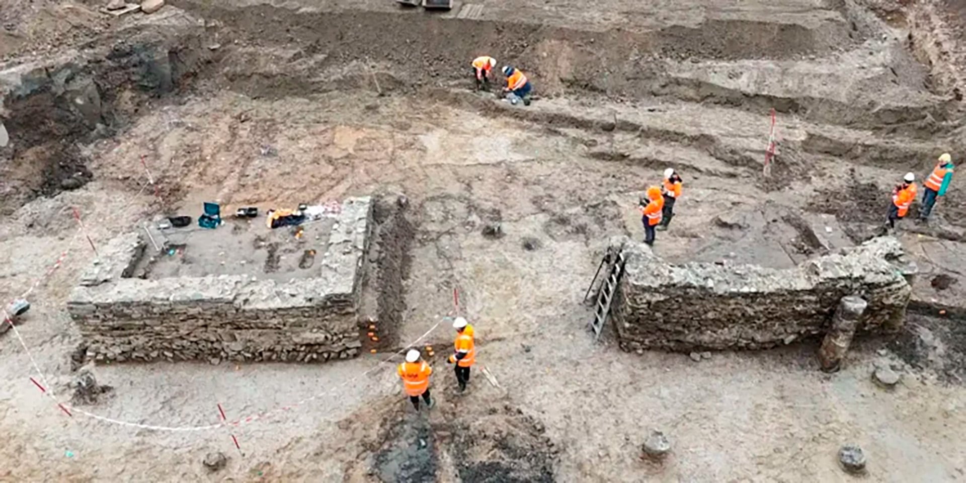 Una obra urbana destapa unas termas romanas monumentales en Waalfront