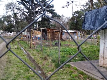 Unas cuarenta familias ocupan ilegalmente
