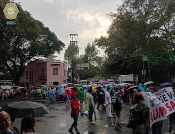 Continua cierre vial en las intersecciones de Av. Constituyentes, Circuito Interior y Eje 2 Sur (@OVIALCDMX)