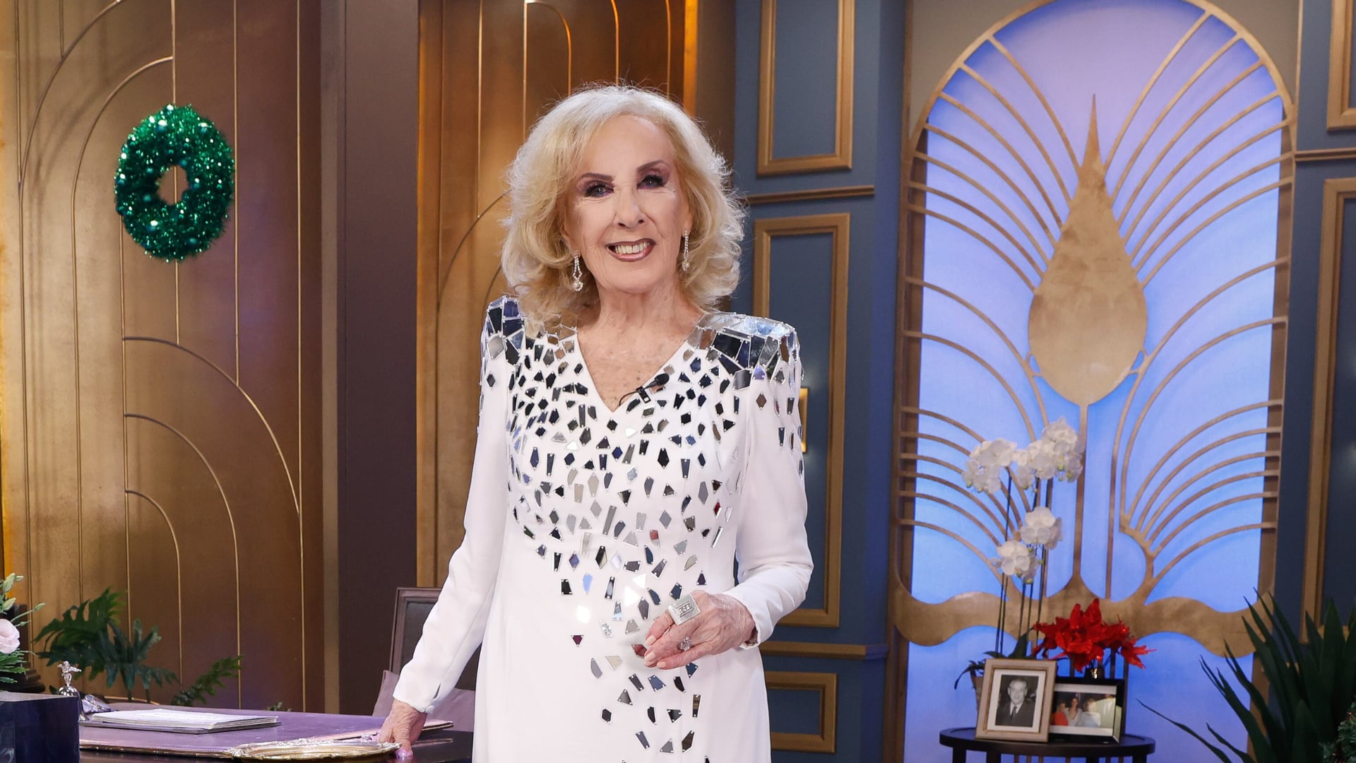 Mirtha Legrand deslumbra cada sábado en su programa con looks modernos y siempre a la vanguardia
