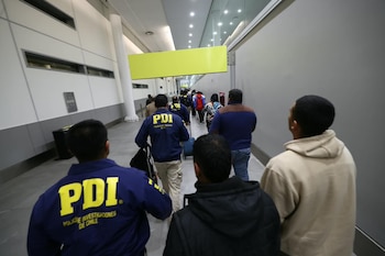 De los 21 colombianos, 19 fueron expulsados por vía administrativa y los dos restantes por vía judicial - crédito @PDI_CHILE/X