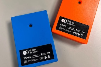 El LightSound convierte la luz en sonido para que las personas con discapacidad visual puedan sentir el eclipse solar del 12 de agosto en España. (Universidad Autónoma de Barcelona)