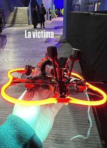 El operador del dron tomó el episodio con humor y compartió una imagen del dispositivo dañado