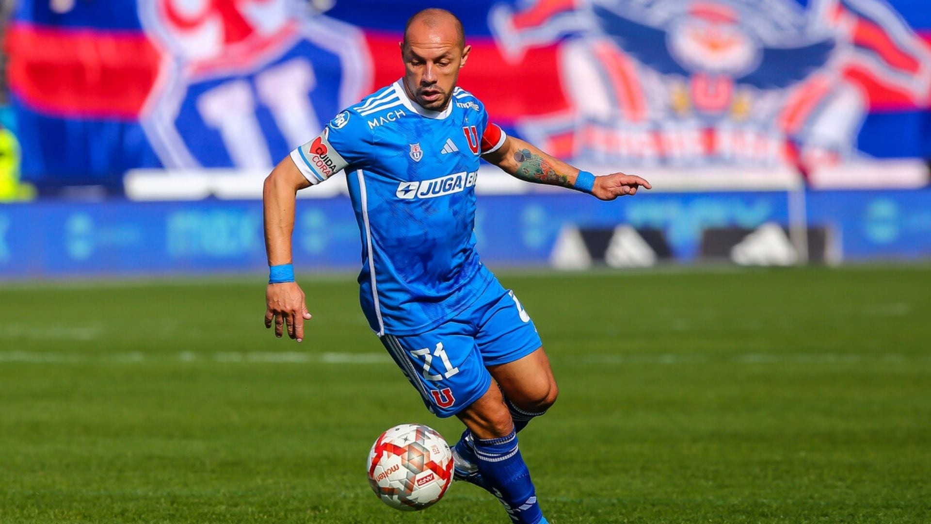 Marcelo Díaz, emblema de la U de Chile y su selección (Crédito: El Desconcierto)