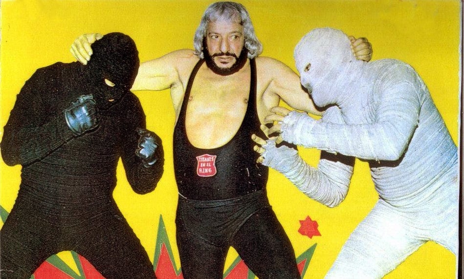 Martín Karadagian, media entre la Momia Negra y la Momia Blanca