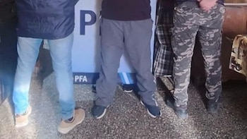 Seguirá detenido un acusado de