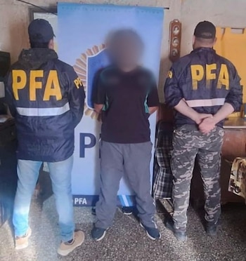 El sospechoso publicó mensajes con