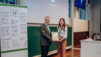 La científica salvadoreña Victoria Deneke