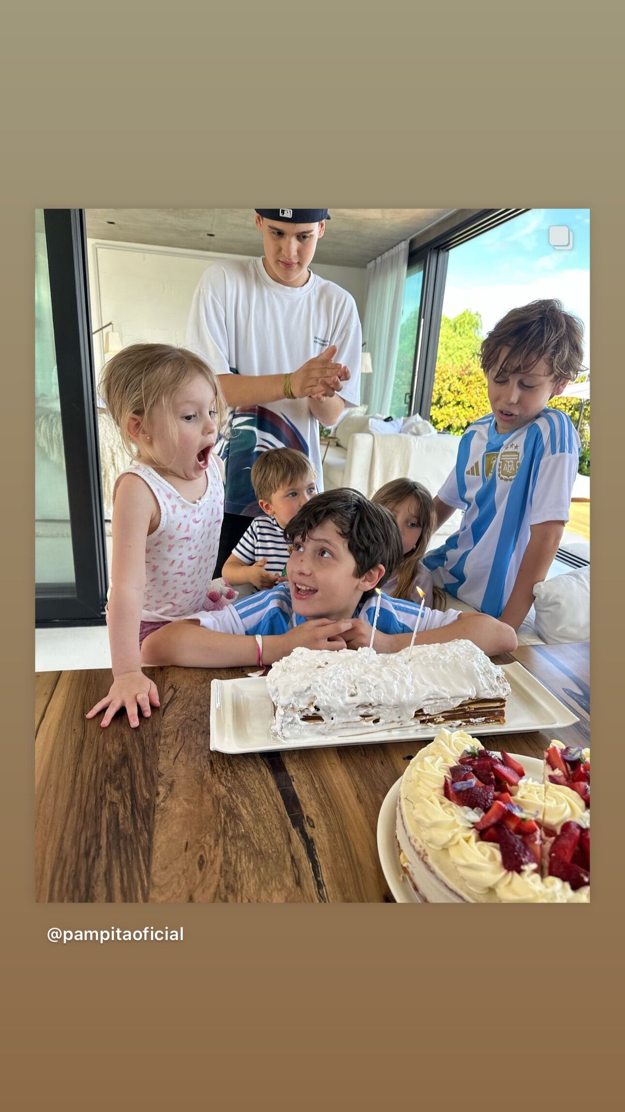Las dulces postales de los 10 años del cumpleaños de Benicio Vicuña