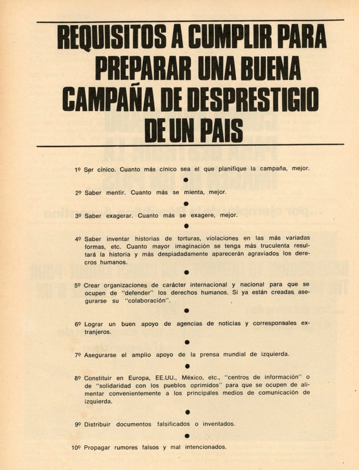 La obra tiene segmentos en los que utiliza la ironía para atacar a quienes denunciaban violaciones de los derechos humanos en Argentina
