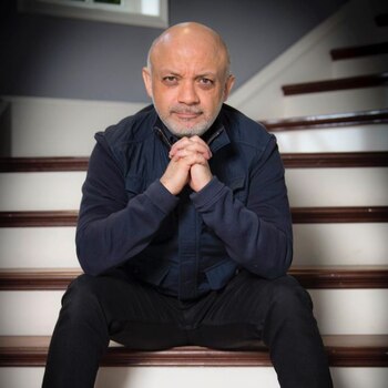 Elías Solorio también es productor