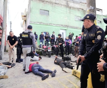 Expertos y autoridades plantean reforzar al Ejército, depurar la PNC y coordinar con el Sistema de Justicia para frenar la violencia de pandillas y narcotráfico en Guatemala.