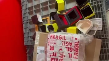 Empresario denuncia robo de relojes valorizados en S/ 19 mil tras envío por empresa de encomiendas. (Foto: Captura video/Panamericana TV)