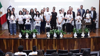 63 estudiantes de la Escuela Nacional de Lenguas, Lingüística y Traducción. Crédito: FGJ-CDMX