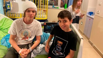 El niño herido en la