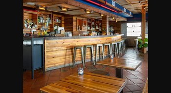 Comida mexicana junto a la