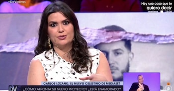 En el plató, la empresaria relató cómo se gestó su vínculo con el cantante