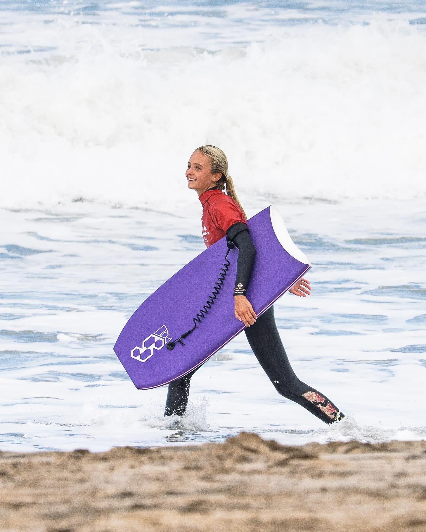 Las hermanas comenzaron a surfear cuando el arquero pasó por Aldosivi de Mar del Plata