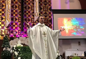 El padre Andrés Arango realizó