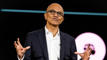 Satya Nadella, CEO de Microsoft, impone la regla de oro en IA para las empresas: “Si no se puede observar, no se puede confiar”