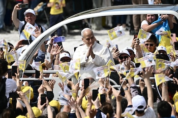 El Papa Leon XIV visitó un pueblo italiano contaminado
